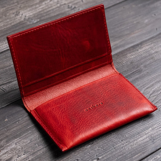 Thin gusset business card holder