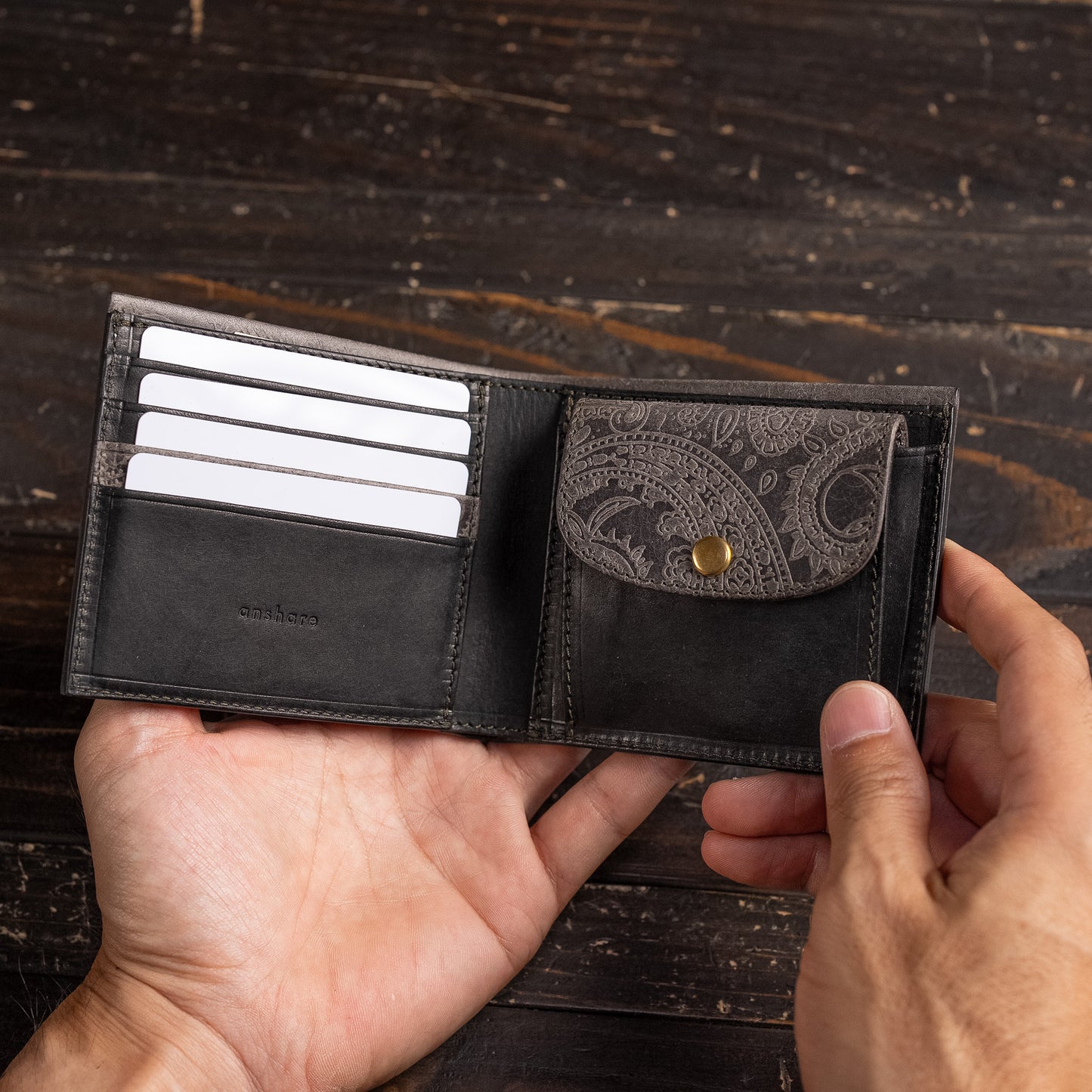 Half Wallet B (Button): [Paisley]