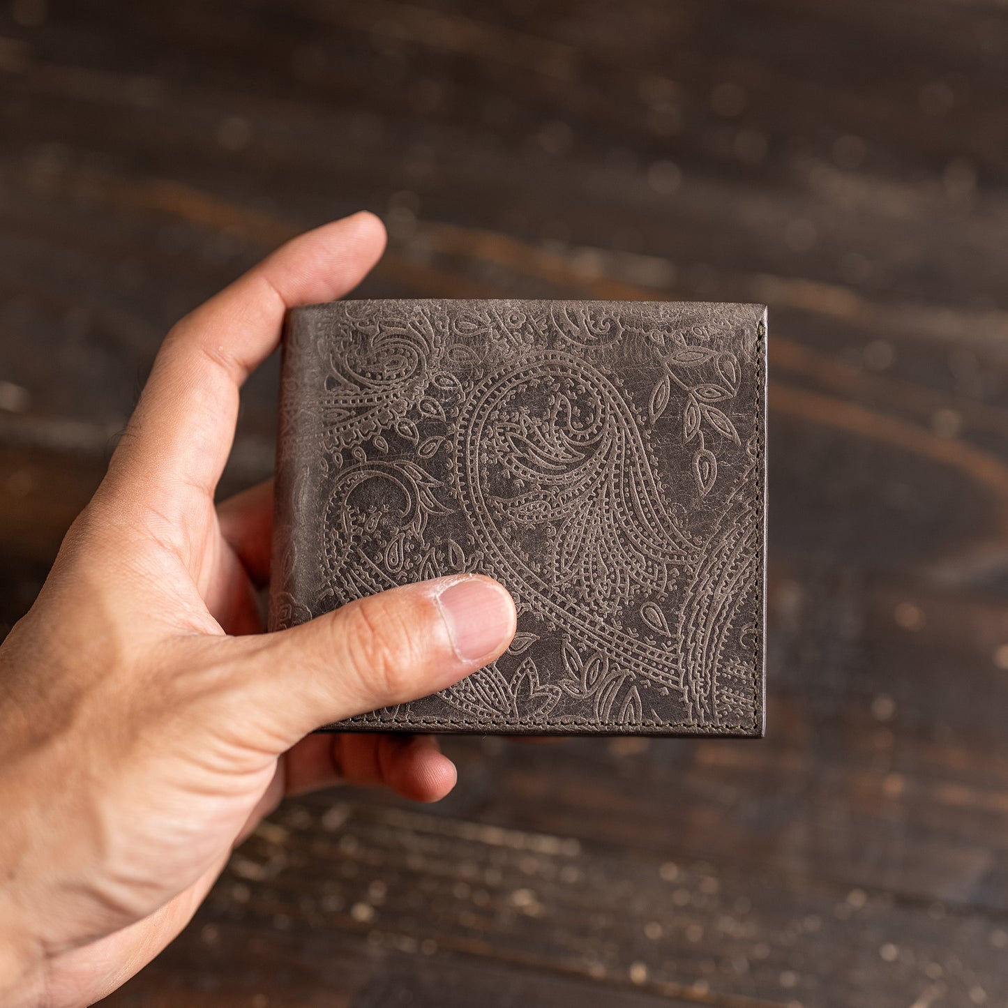 Half Wallet B (Button): [Paisley]