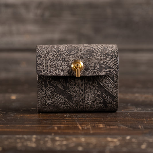 Knocker: [Paisley]