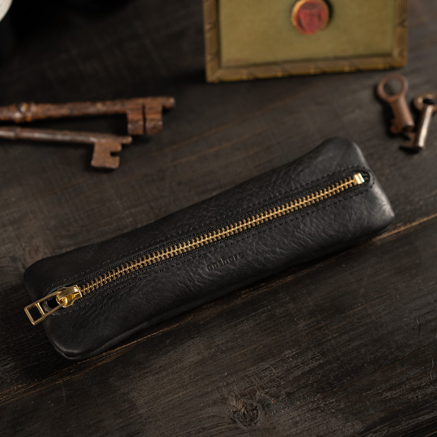 Slim pen case